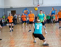 В Благовещенске депутаты, сотрудники мэрии и прокуратуры сыграли в волейбол