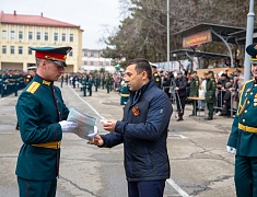 Мэр Благовещенска Олег Имамеев поздравил выпускников ДВОКУ с окончанием учебы