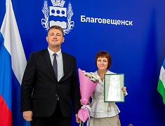 Благовещенск чествует работников торговли