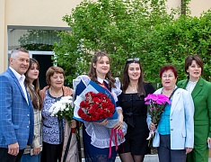 Во всех школах Благовещенска прозвенели последние звонки