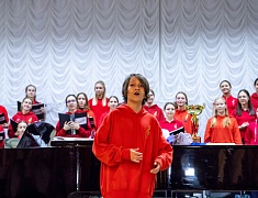 Мэр Благовещенска Олег Имамеев вручил кубок наставнику месяца