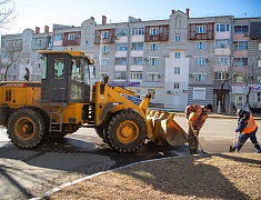 Мэр Олег Имамеев проконтролировал уборку благовещенских улиц и набережной 