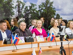 В Благовещенске открыли международный писательско-издательский форум