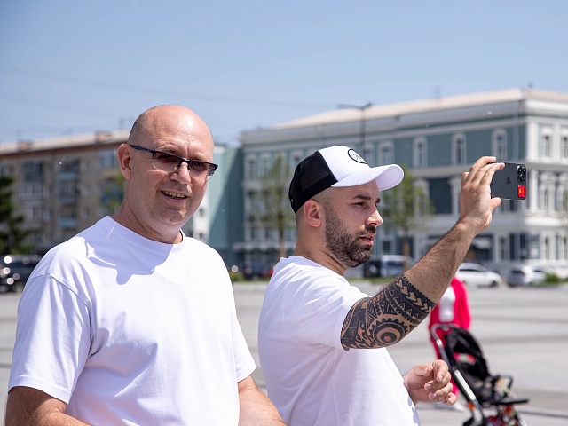 Максим Баженов: «Наши ребята воспитываются на патриотических примерах, все они в залах учат гимн, знают его». Благовещенские боксеры спели гимн России в честь предстоящего праздника