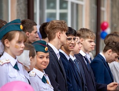 Во всех школах Благовещенска прозвенели последние звонки