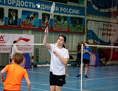 В честь Года семьи в Благовещенске провели семейный бадминтон