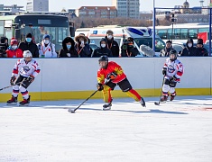 Соревнования по хоккею в рамках Международного российско-китайского фестиваля зимних видов спорта