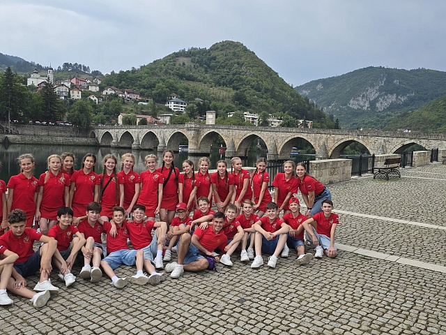 Школьную акцию «Как я провел лето» продлили до середины октября! 