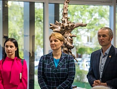 В Выставочном зале открылась персональная выставка Алексея Сидорова