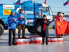 Автомобильные гонки в рамках Международного российско-китайского фестиваля зимних видов спорта