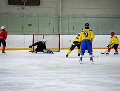 В Благовещенске провели турнир по хоккею с мячом в память об участнике спецоперации