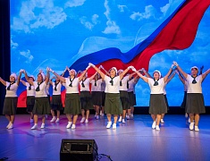 Китайские и русские бабушки станцевали на одной сцене в Благовещенске