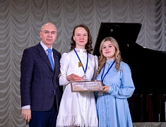 В Центральной детской школе искусств подвели итоги l Дальневосточного музыкального конкурса им. Марии Кнауф-Каминской в номинации «Фортепиано»
