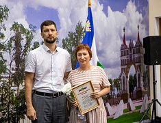 Накануне Дня работника торговли в Благовещенске чествовали руководителей, продавцов, менеджеров и официантов