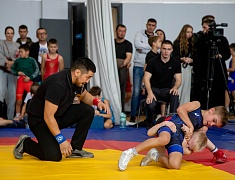 Памятный турнир по вольной борьбе в Благовещенске объединил спортсменов из семи регионов Дальнего Востока