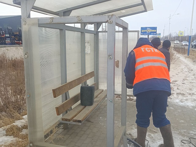 ГСТК очистил дорогу к памятнику казакам-первопоселенцам и отремонтировал остановку