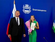 Благовещенск чествует работников торговли