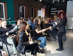 Беременным благовещенкам рассказали о пользе аэробики, о питании и воспитании