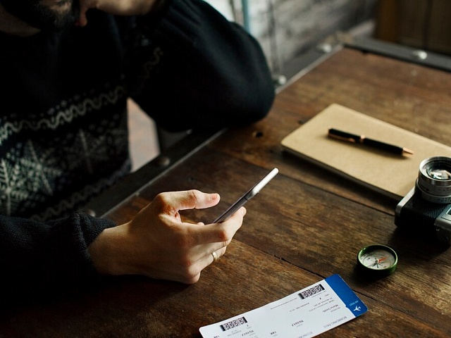 Как избежать переплаты и вернуть деньги за навязанные услуги при покупке билетов?