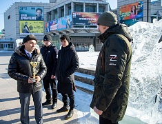 Мэр Благовещенска Олег Имамеев вручил награду номинации «Лучший наставник»