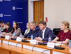 В рамках «АмурЭкспофорума‑2026» представители администрации Благовещенска встретились с делегациями городов Суйхуа, Хэйхэ и района Айхуэй