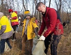 В рамках акции «Город берегу» большой субботник прошел на улице Чайковского