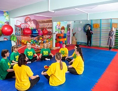 Заместитель мэра Виктория Хопатько оценила результаты работы корпоративных программ в школах и детских садах Благовещенска