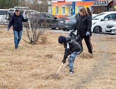 «Город берегу»: жители Благовещенска массово вышли на субботник