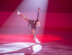 Юные благовещенские фигуристы представили программу «Помним сердцем», посвященную Дню Победы