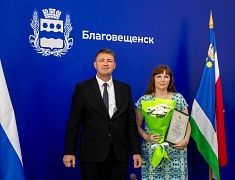 Благовещенск чествует работников торговли