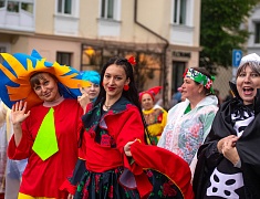 Шествие трудовых коллективов отгремело в Благовещенске!