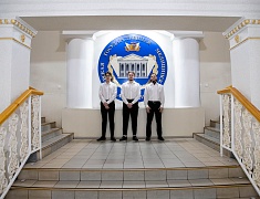 В Благовещенске в танце закружились более сотни студентов