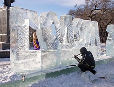 В Благовещенске возводят зимний городок