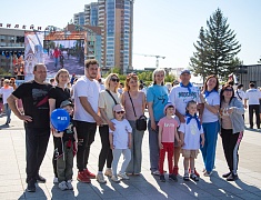 В День защиты детей маленькие благовещенцы рисовали на асфальте