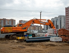 В новой школе в микрорайоне Благовещенска утепляют фасад и готовятся запускать тепло