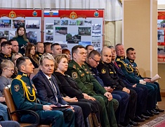 В Благовещенске в честь 84 дня рождения ДВОКУ личному составу вручили награды