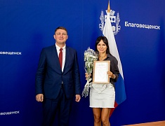 Представителей сферы торговли чествовали в Благовещенске