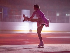 Юные благовещенские фигуристы представили программу «Помним сердцем», посвященную Дню Победы