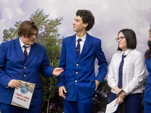 Школьники Благовещенска весело и находчиво решают проблемные потребительские ситуации