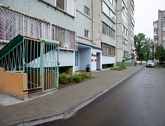 Мэр Олег Имамеев проконтролировал работы по благоустройству сквера водников и дворов 