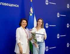 Представителей сферы торговли чествовали в Благовещенске