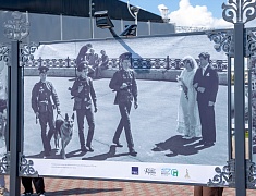 На набережной Амура в Благовещенске открыли фотовыставку ТАСС в честь юбилея города
