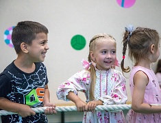 Маленькие патриоты отметили День флага в детских садах Благовещенска