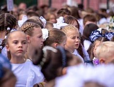 Мэр Олег Имамеев побывал на линейках в нескольких городских школах