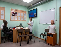 В Благовещенске волонтеры городских мероприятий теперь умеют оказывать первую помощь