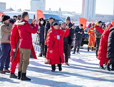 Автомобильные гонки в рамках Международного российско-китайского фестиваля зимних видов спорта