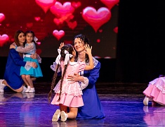 В Благовещенске с 90-летием поздравили Центр эстетического воспитания детей им. В. В. Белоглазова