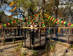 В амурской столице праздничной программой открыли сквер водников