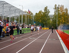 «Умную» спортивную площадку в Благовещенске открыли зарядкой и состязаниями