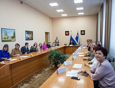 Мэр Благовещенска Олег Имамеев наградил победителей конкурса "Город в праздничном наряде"